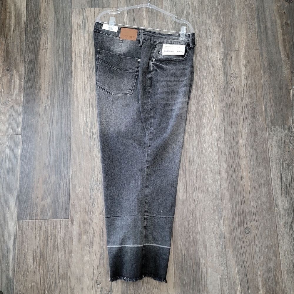 Judy Blue Dark Gray Cropped Jeans